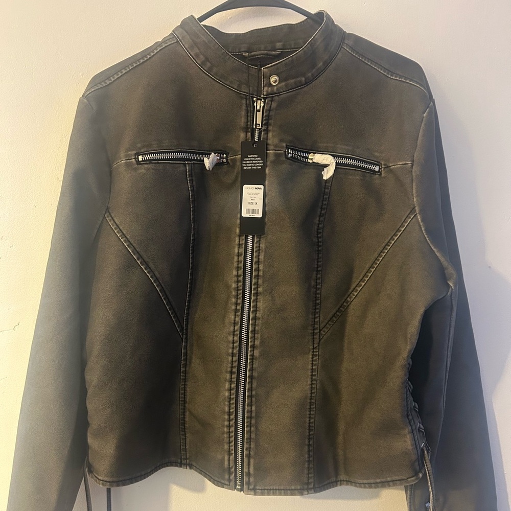 Fashion Nova Black Zippered Jacket